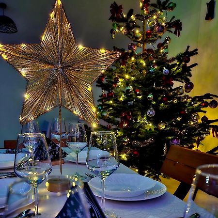 Hîrtoape Colt De Rai Bed & Breakfast エクステリア 写真